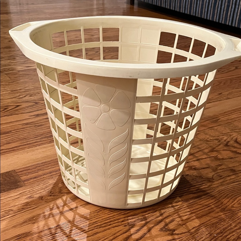 Vintage, 70s Cream Plastic Laundry Basket